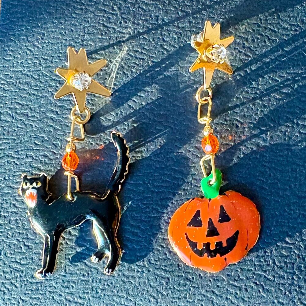 Lunch At The Ritz Vintage Halloween Earrings Black Cat and Glitter Pumpkin